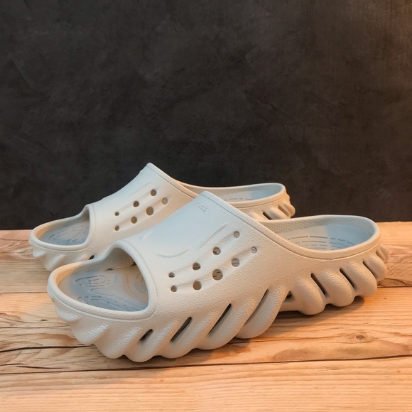 Crocs Echo Slide - Picture 3 of 16